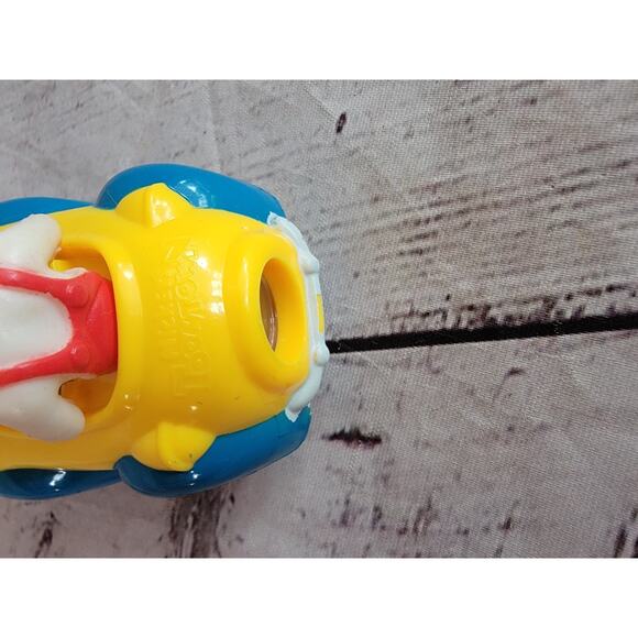 Roger Rabbit In Yellow Car Disneyland View Finder Toy Mickeys Toontown Amblin - Picture 3 of 8